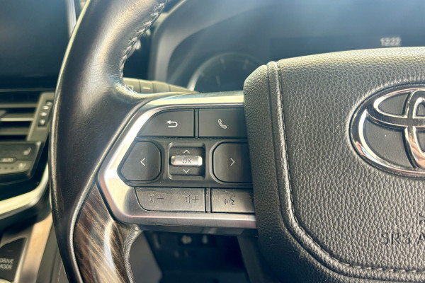 2022 Toyota LandCruiser FJA300R VX SUV Image 16