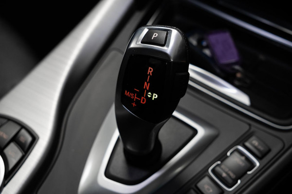 2015 BMW 3 Series F30 316i Sport Line Sedan image 17