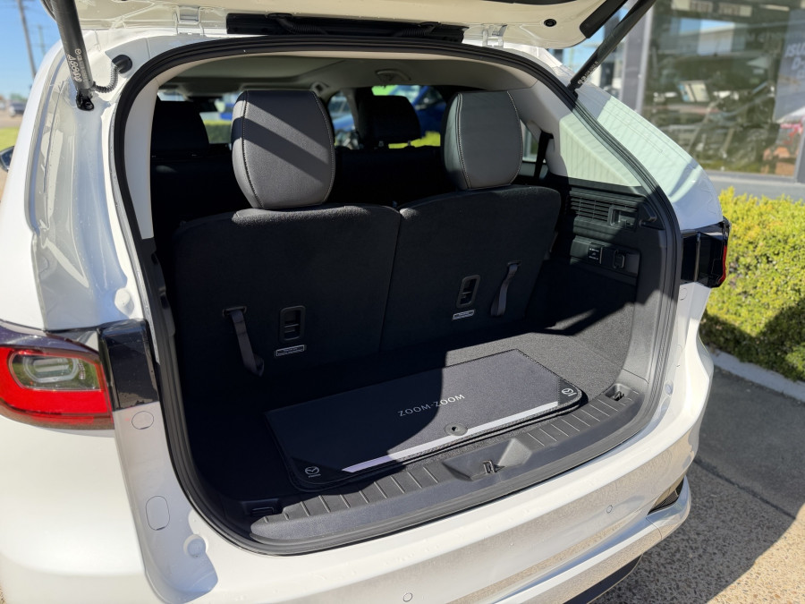 2025 Mazda CX-80 KL P50e GT SUV Image 14