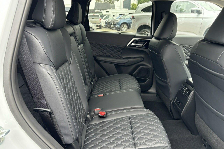 2024 Mitsubishi Outlander ZM Exceed SUV Image 10