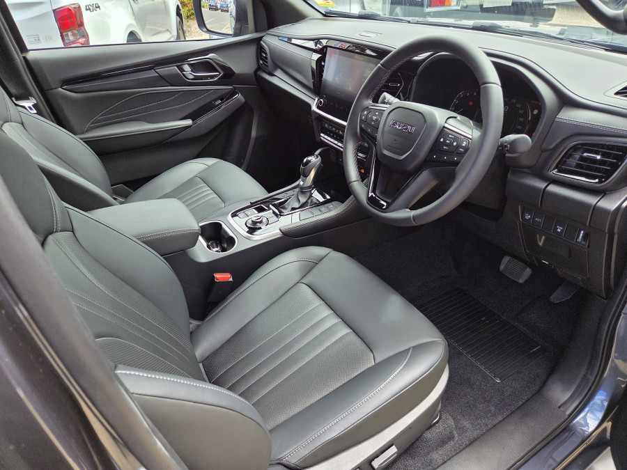 2026 Isuzu MU-X RJ LS-T SUV Image 9