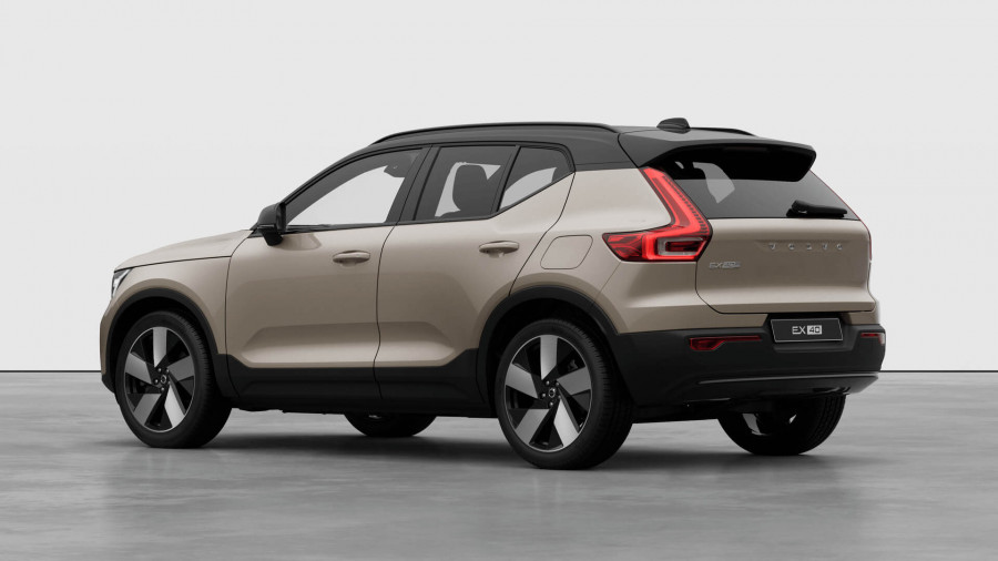 2026 Volvo EX40  Ultra Single Motor Extended Range SUV Image 3