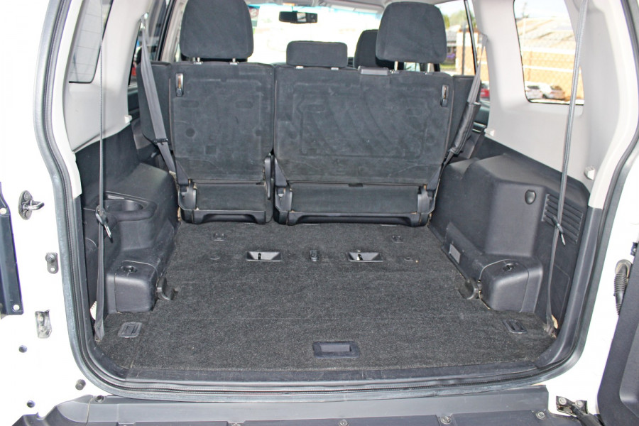 2007 Mitsubishi Pajero NS VR-X Suv Image 9