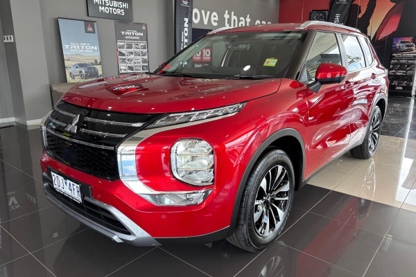 2025 Mitsubishi Outlander ZM LS SUV Image 3