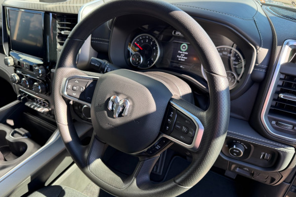 2026 Ram 1500 Express Ute Image 13
