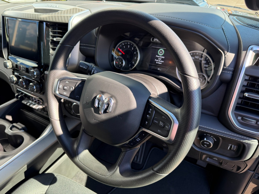 2026 Ram 1500 Express Ute Image 13
