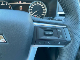 2024 Mitsubishi Outlander ZM LS SUV image 14