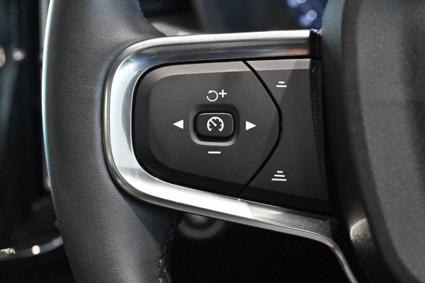 2025 MY26 Volvo XC40 XZ Ultra B4 Bright SUV Image 16