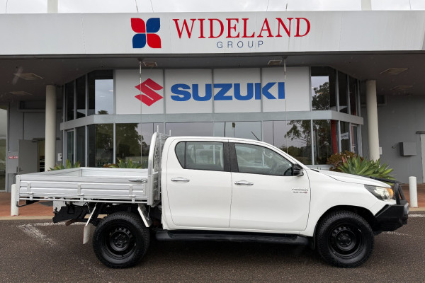 2017 Toyota HiLux GUN126R SR Cab Chassis Image 2