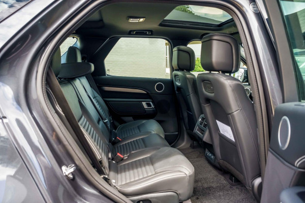 2025 Land Rover Discovery Series 5 D350 Dynamic SE SUV image 9