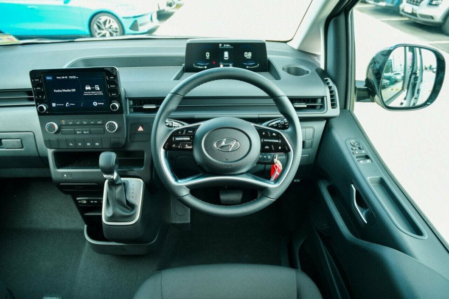 2025 Hyundai Staria Load US4.V3  Van Image 9