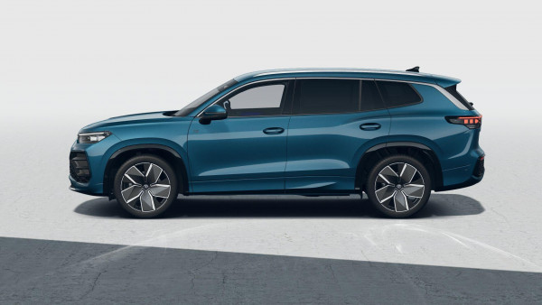 2025 MY26 Volkswagen Tayron R4 195TSI R-Line SUV image 2