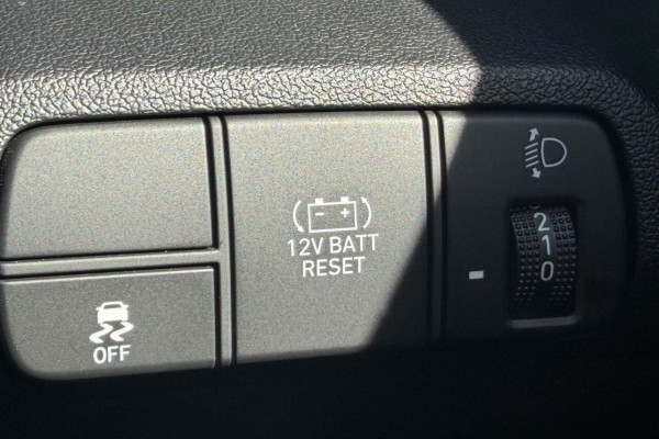 2024 MY25 Hyundai i30 CN7.V2 Elite Hybrid Sedan Image 24