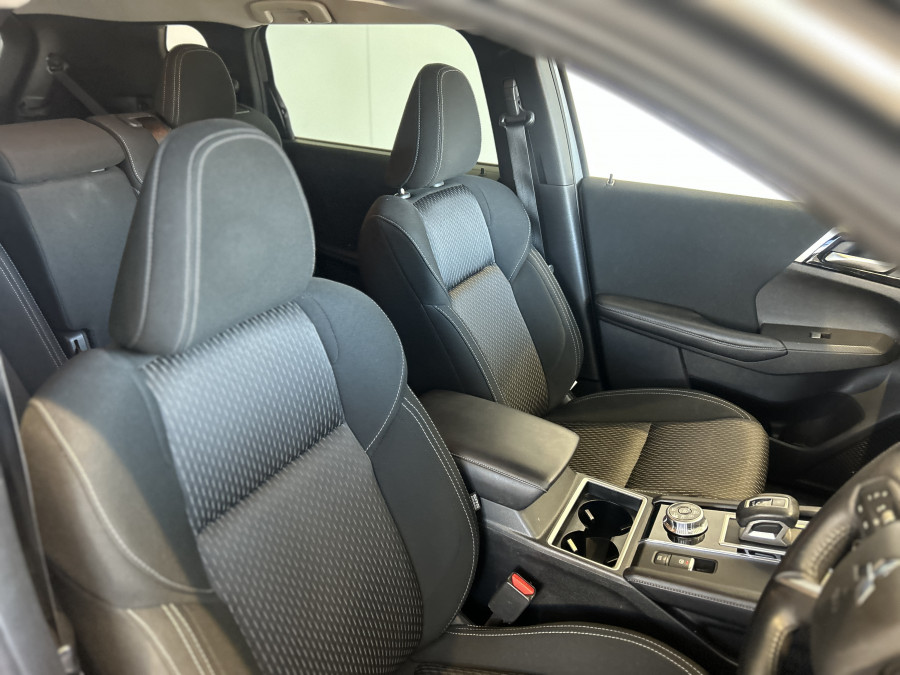 2023 Mitsubishi Outlander ZM LS SUV Image 8