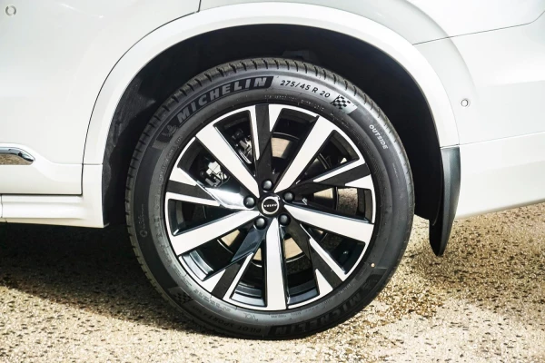 2026 Volvo XC90 L Series Plus B5 Bright SUV Image 14