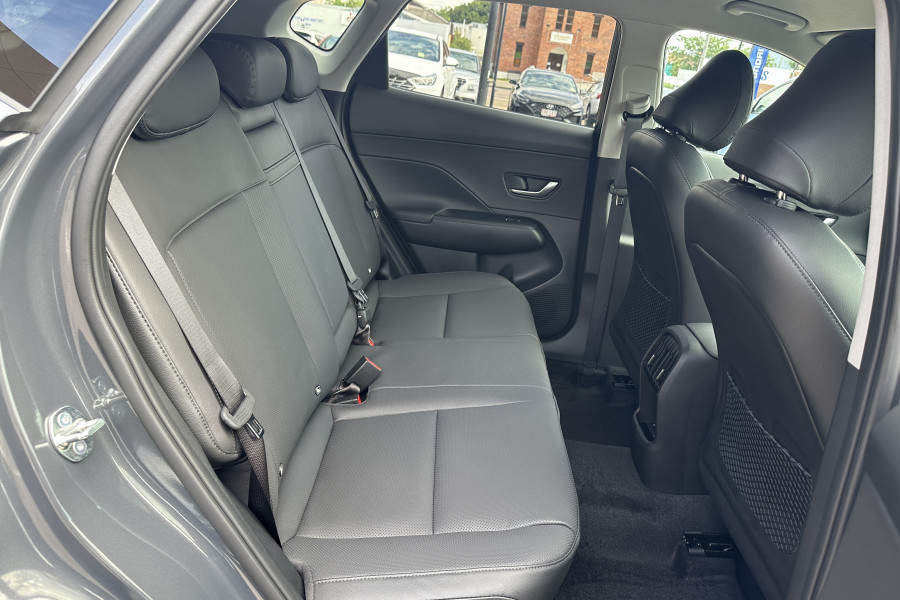 2025 Hyundai KONA SX2.V2 Premium SUV Image 17