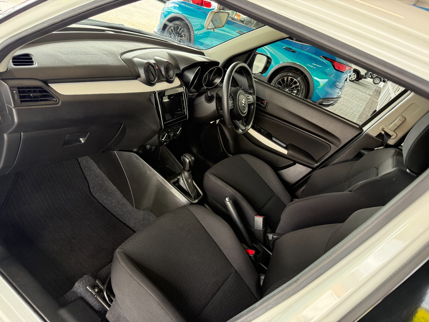 2023 Suzuki Swift AZ Series II GL Hatch Image 23