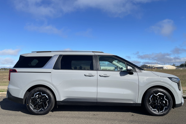 2026 Kia Carnival KA4 PE Sport+ People Mover Image 2