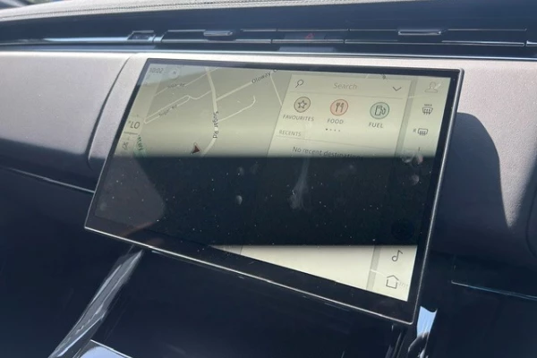 2026 Land Rover Range Rover D300 SE SUV Image 22