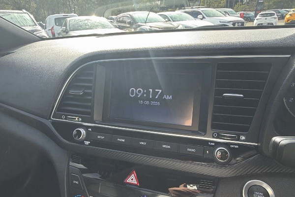 2018 Hyundai Elantra AD SR Sedan Image 15