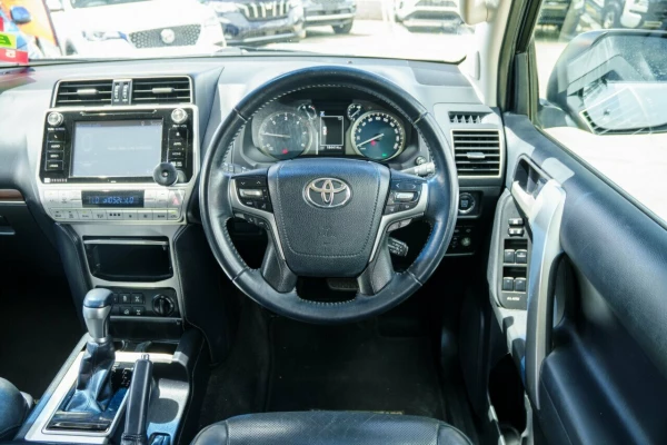 2018 Toyota LandCruiser Prado GDJ150R VX SUV Image 10