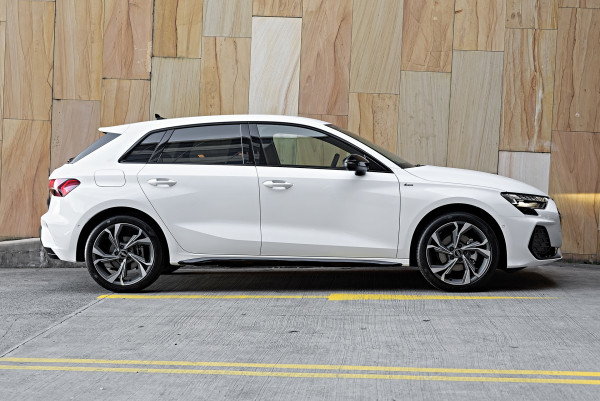 2026 Audi A3 GY TFSI 110kW S line Hatch image 3