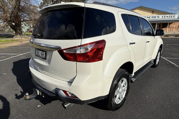 2016 MY15.5 Isuzu MU-X LS-T SUV Image 3