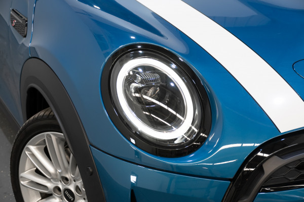 2023 MINI Cooper S Classic Hatch image 2