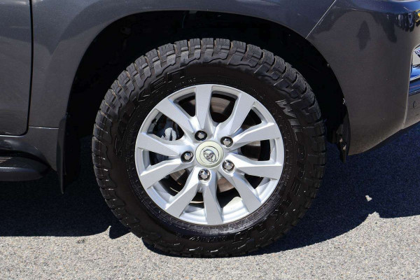2016 Toyota LandCruiser VDJ200R VX SUV Image 17