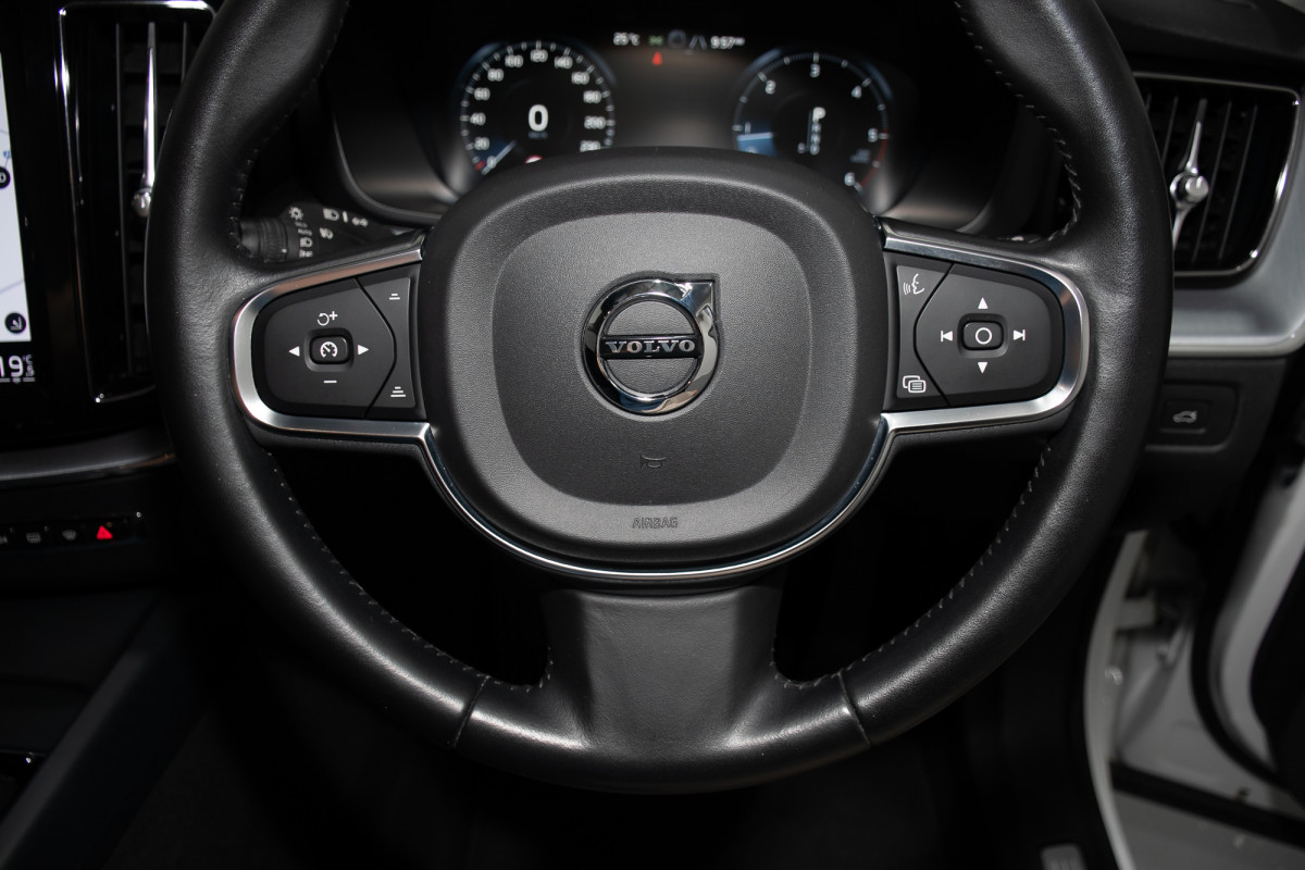 2019 Volvo XC60 UZ D4 Momentum SUV