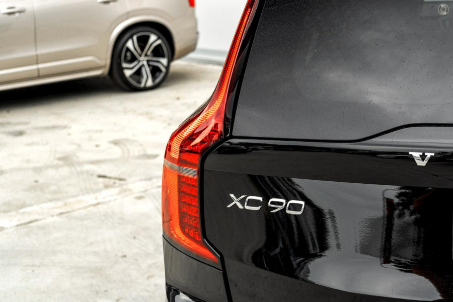 2026 Volvo XC90 L Series Ultra B5 Dark SUV Image 8