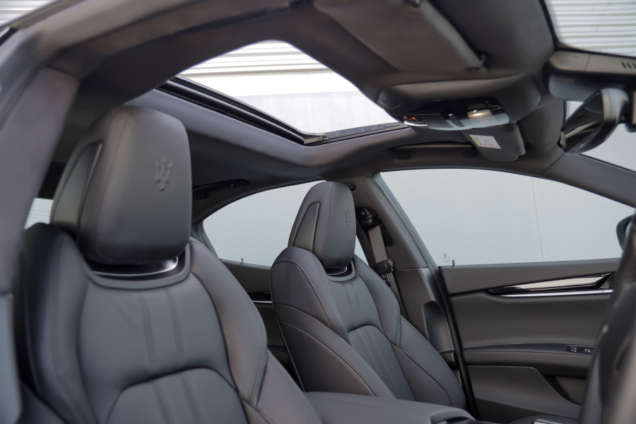 2022 Maserati Ghibli M157 Modena Sedan Image 16
