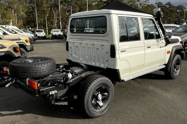 2025 MYon Toyota LandCruiser GDJL79R (Cab Chassis) GXL Double-Cab Cab-Chassis Image 6