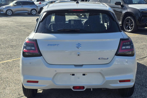 2025 Suzuki Swift UZ Hybrid Hatch Image 5
