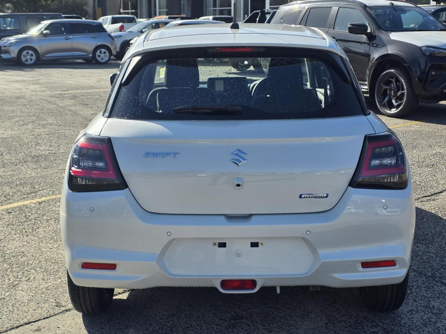 2025 Suzuki Swift UZ Hybrid Hatch Image 5