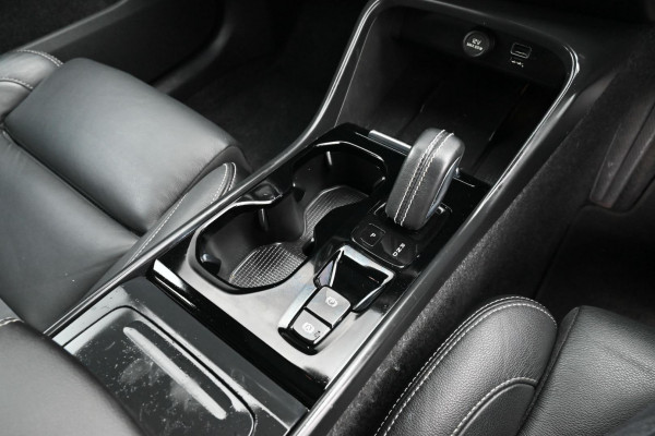 2022 Volvo XC40 XZ T5 R-Design SUV Image 15