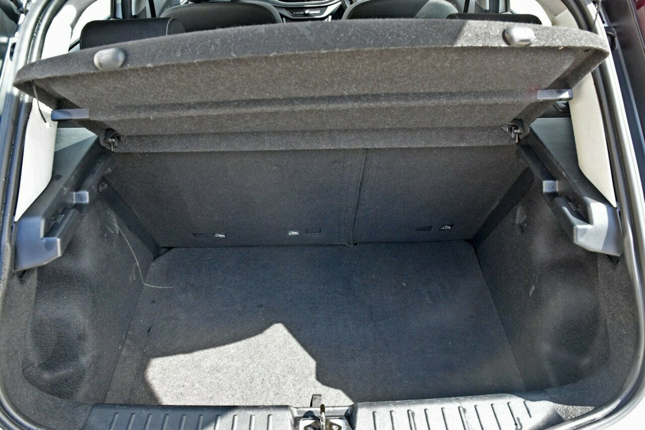 2019 MY18 MG MG3 SZP1 Core Hatch Image 15