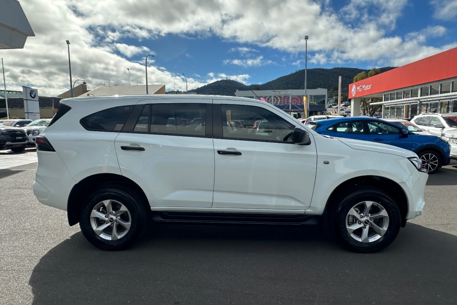 2023 Isuzu MU-X RJ LS-M SUV Image 8