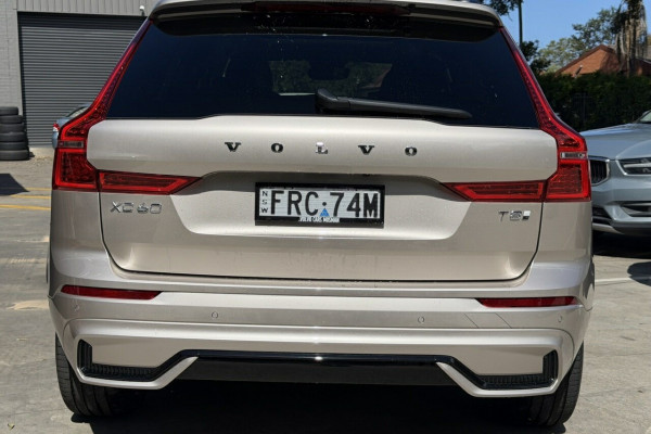 2025 Volvo XC60 UZ Plus T8 Plug-in Hybrid SUV Image 6