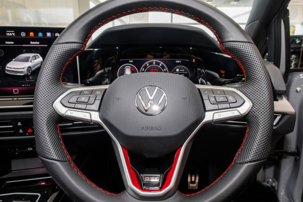 2025 Volkswagen Golf 8.5 GTI Hatch Image 10