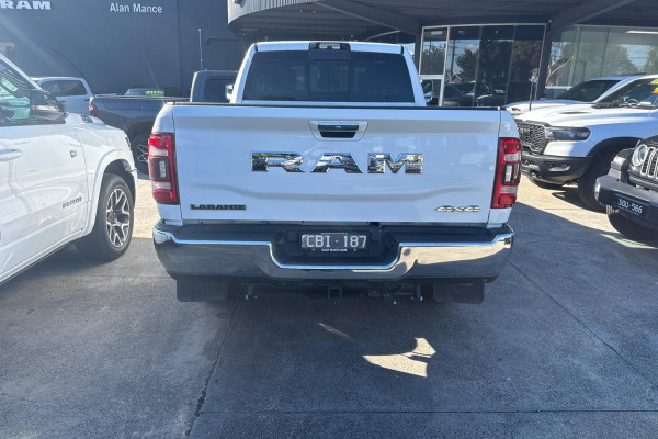 2021 MY22 Ram 2500 DJ Laramie Ute Image 13