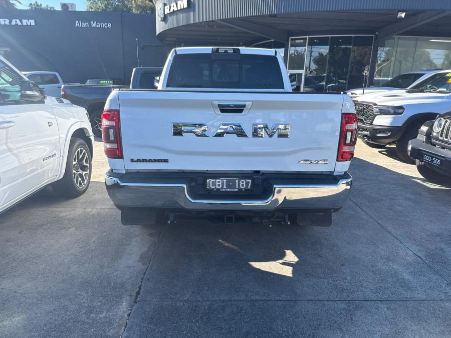 2021 MY22 Ram 2500 DJ Laramie Ute Image 13