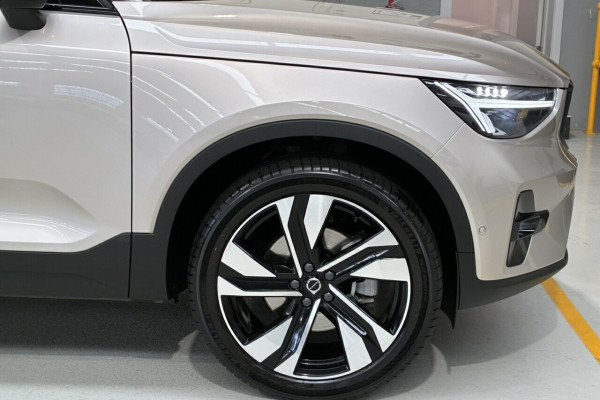 2023 Volvo XC40 XZ Ultimate B5 Dark SUV Image 4