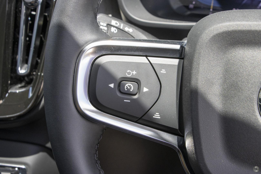 2025 Volvo XC40 XZ Plus B4 SUV Image 10