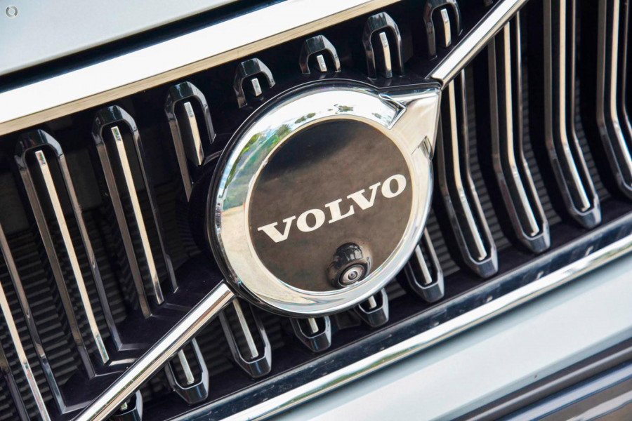 2024 MY25 Volvo XC40  Ultra B4 Bright SUV Image 12