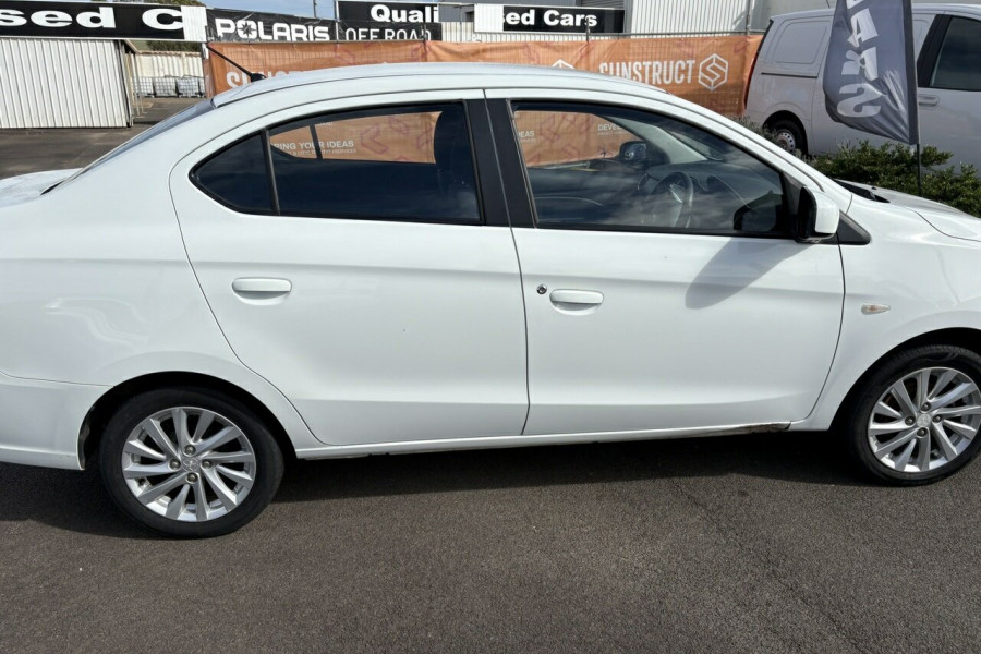 2014 MY15 Mitsubishi Mirage LA ES Sedan Image 12