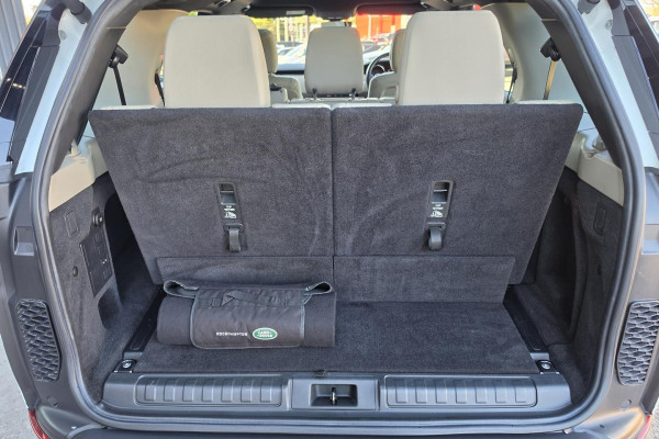 2018 Land Rover Discovery Series 5 SE SUV Image 15