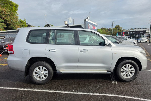 2011 MY10 Toyota LandCruiser VDJ200R GXL SUV Image 11