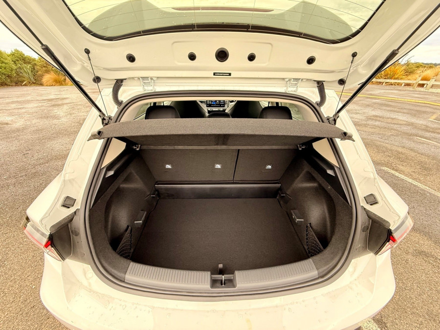 2026 MG MG4 EV Urban AH4E Essence 54 Hatch Image 11