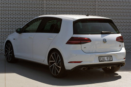 2018 Volkswagen Golf 7 R Hatch Image 4
